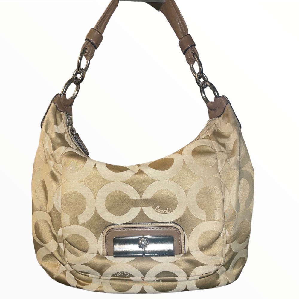 20. Coach Signature Shoulder bag